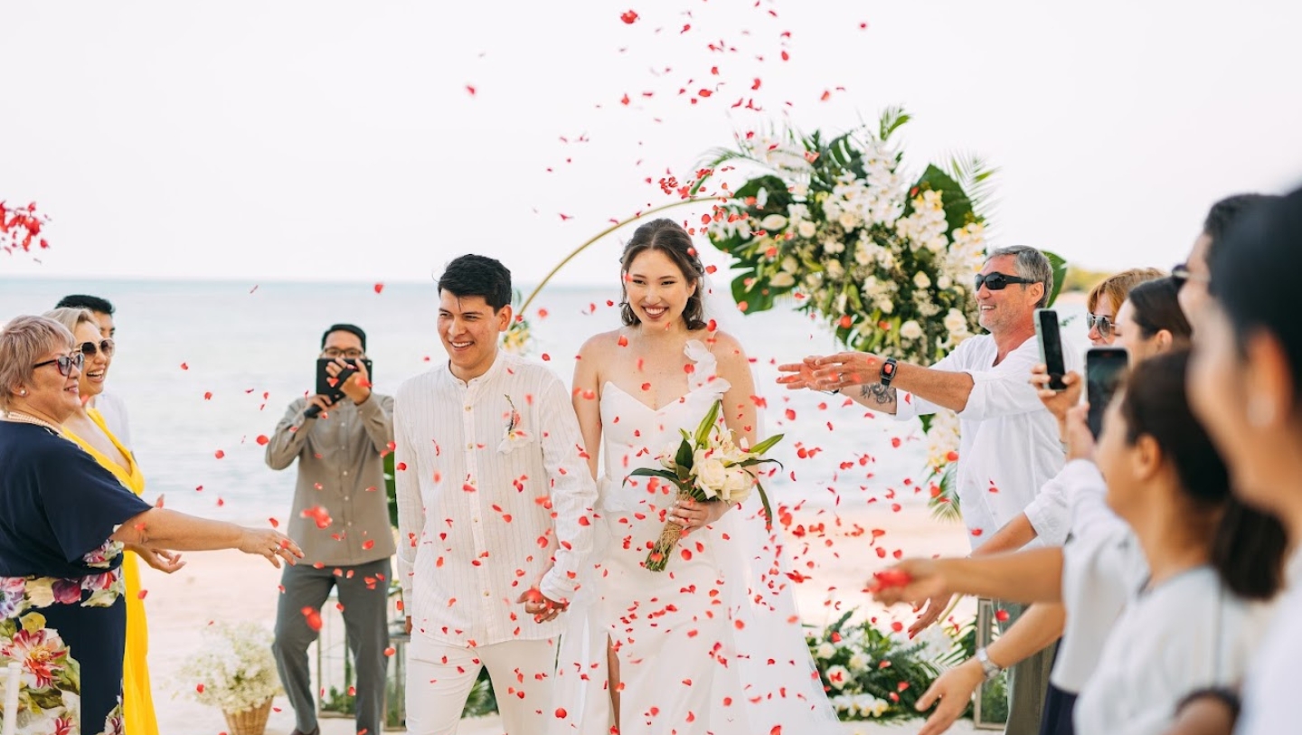 Tropical Beach Weddings Tie the knot in seaside paradise SALA Chaweng Resort Samui