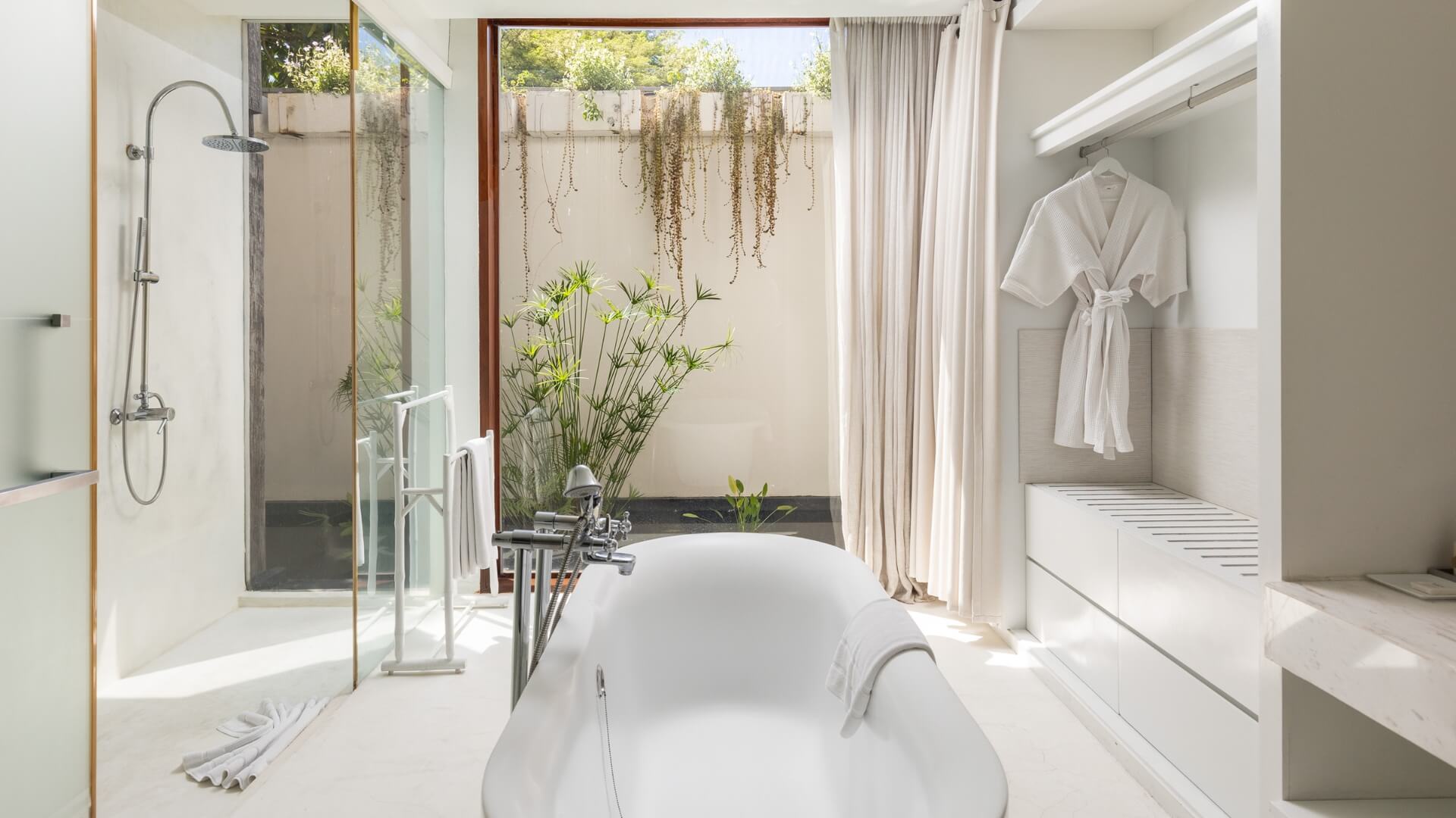 deluxe suite open air bathtub & luxury amenities sala lanna Chiang Mai