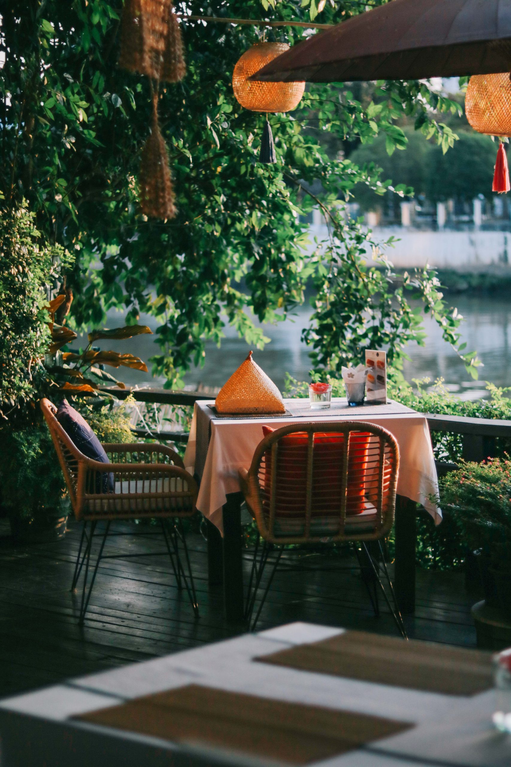 Restaurants & Bars - Riverside Dining & Rooftop bliss - sala lanna Chiang Mai