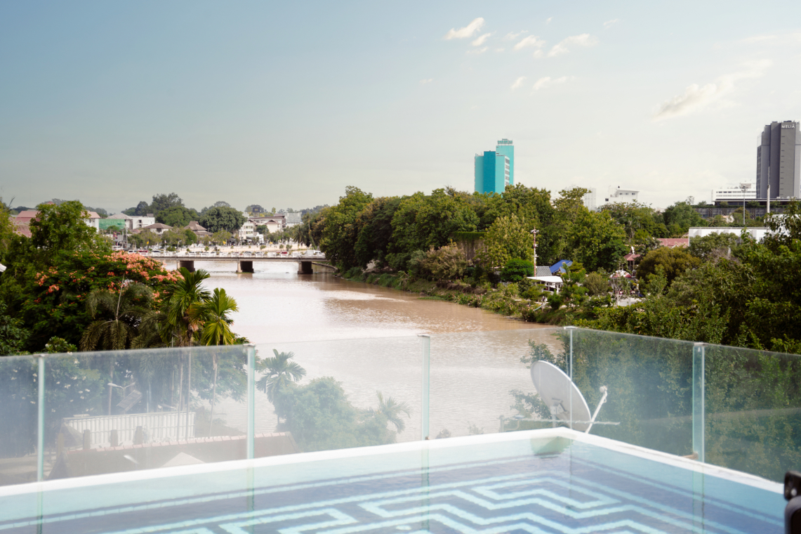 Restaurants & Bars - Riverside Dining & Rooftop bliss - sala lanna Chiang Mai