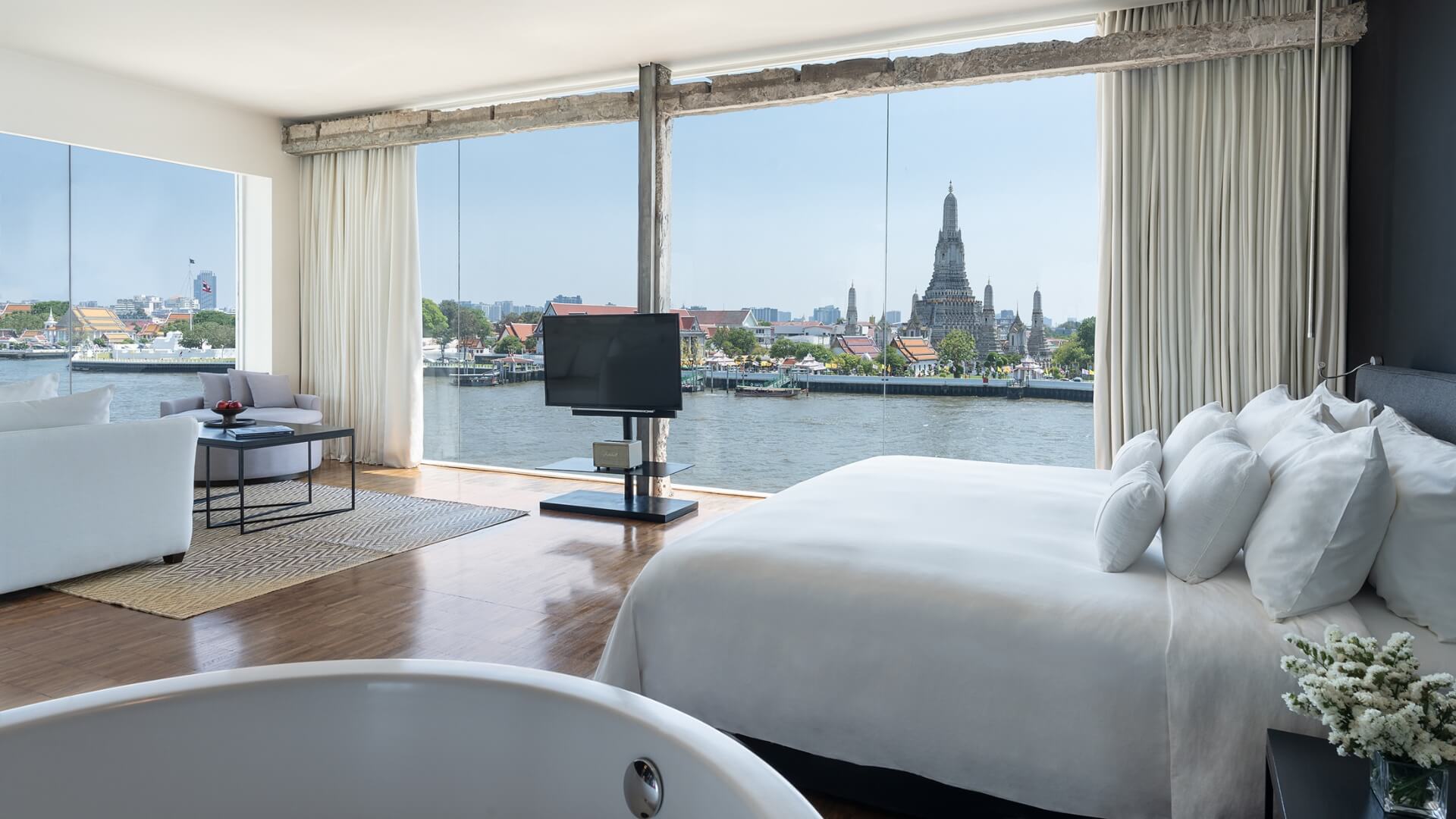 wat arun river view suite accommodations sala rattanakosin Bangkok