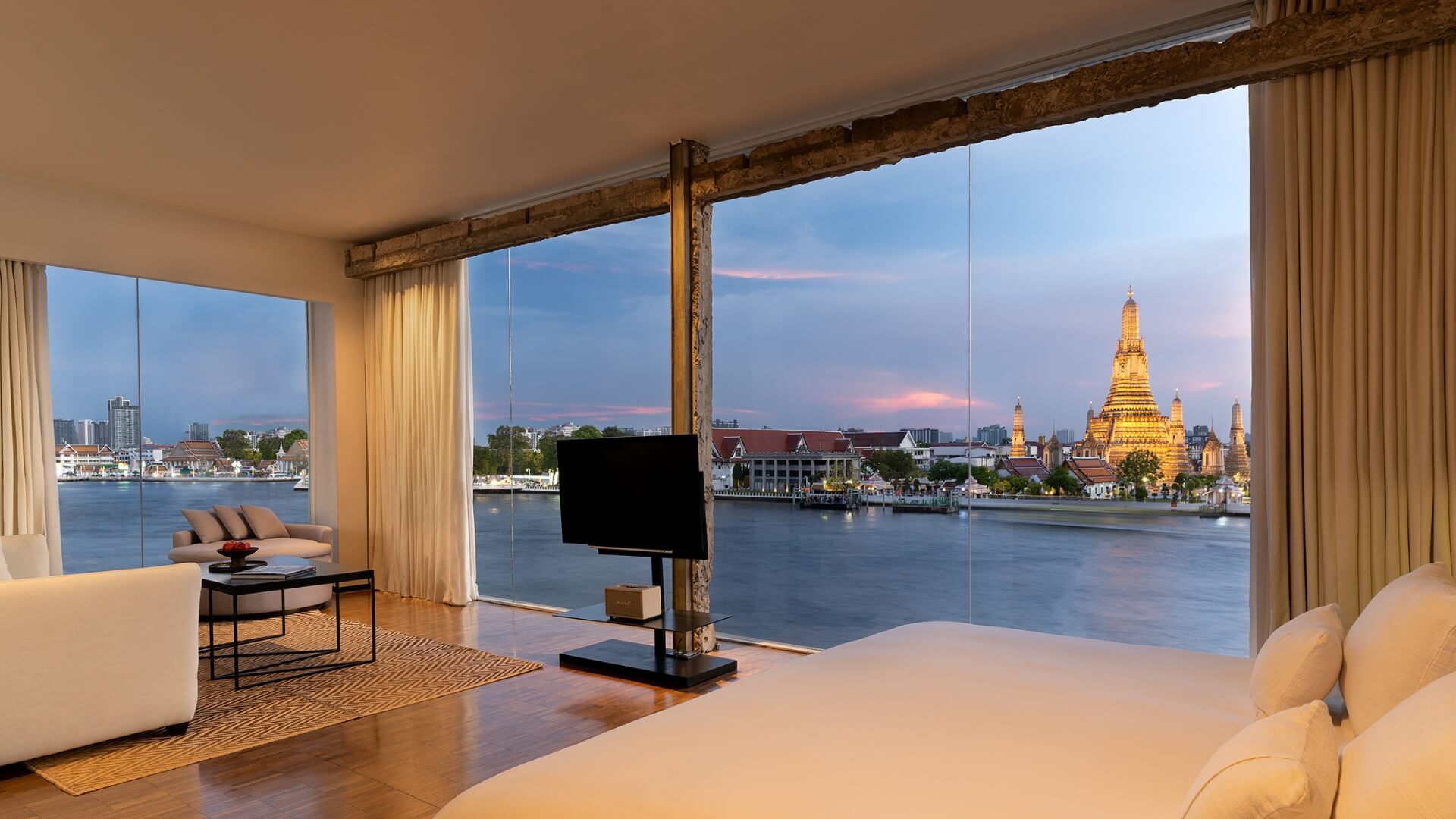 wat arun river view suite accommodations sala rattanakosin Bangkok