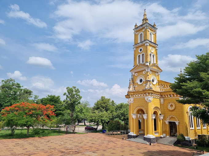 St. Joseph's Church sala ayutthaya unfold the many centuries of history behind this traditional church