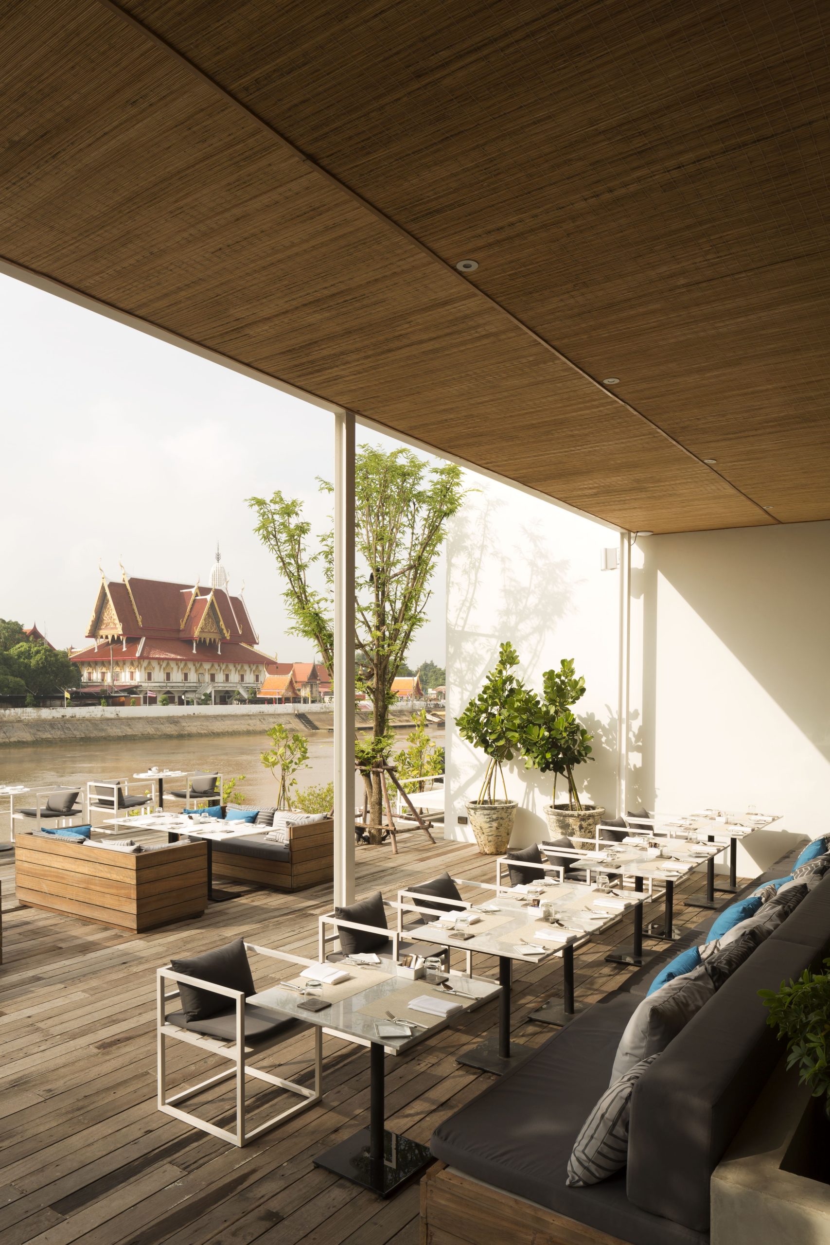 Eat & Drink - fresh seafood and riverside fine dining at sala ayutthaya